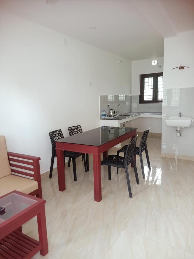 Hotel Grace Mary Residency Nedumbassery Esterno foto