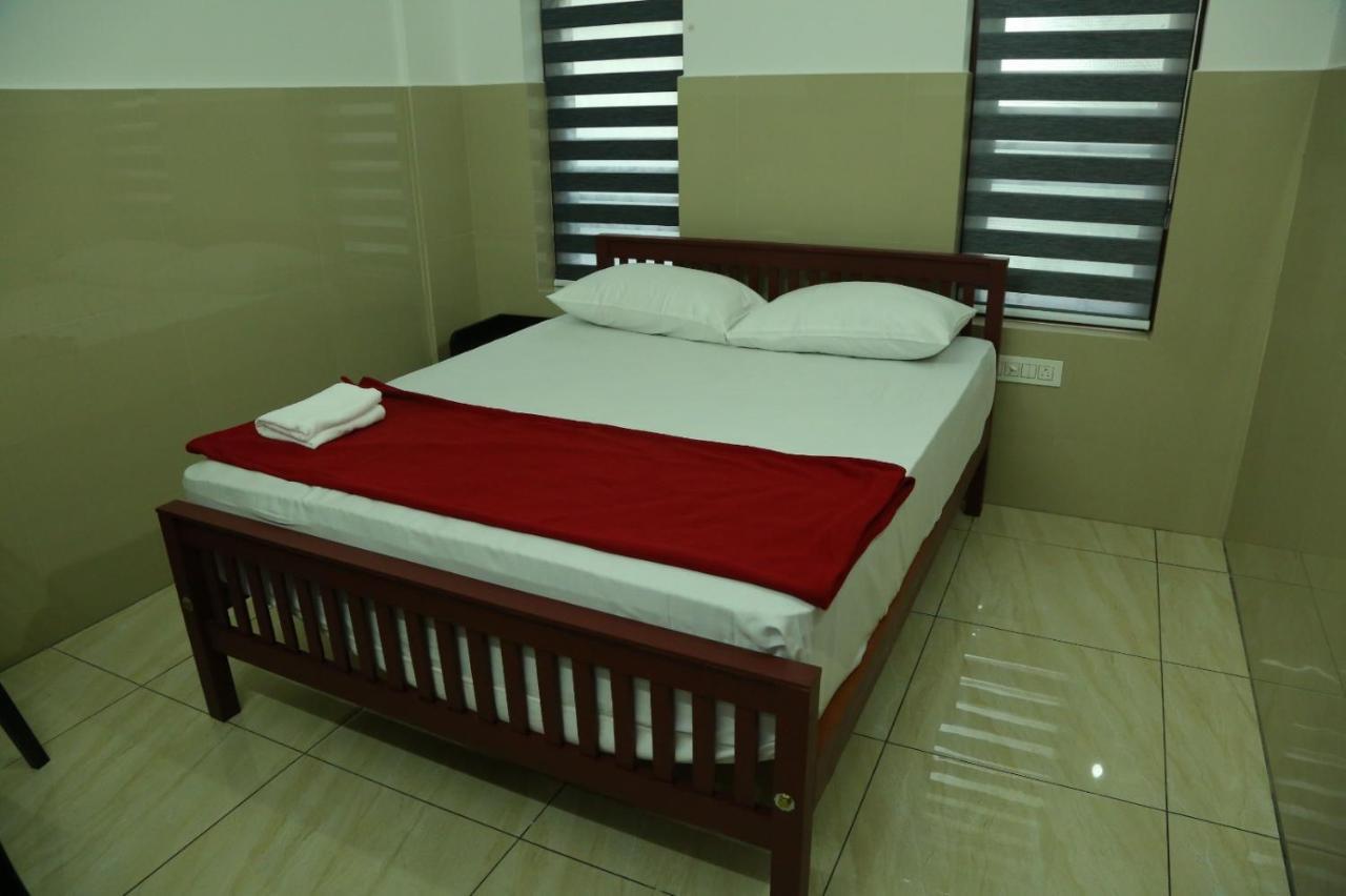 Hotel Grace Mary Residency Nedumbassery Esterno foto