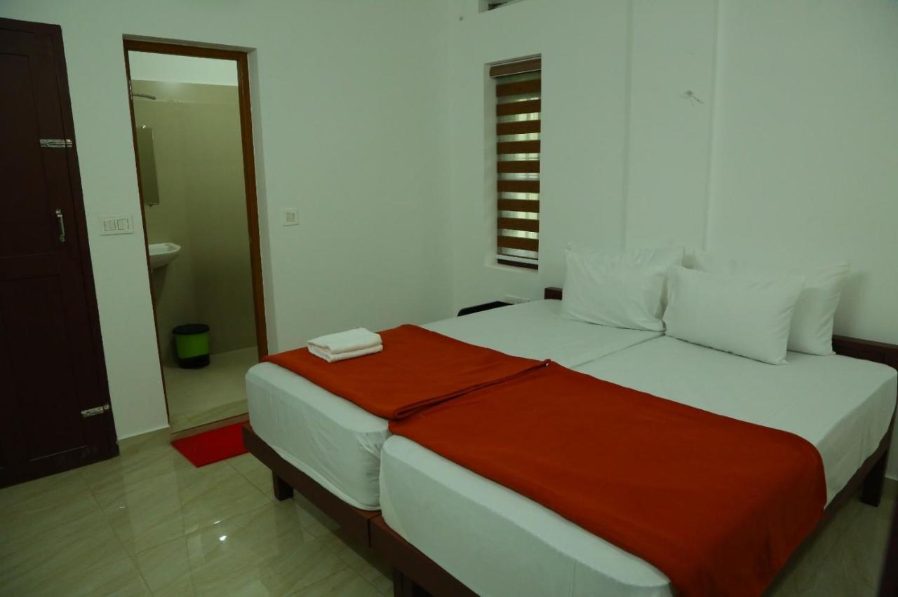 Hotel Grace Mary Residency Nedumbassery Esterno foto